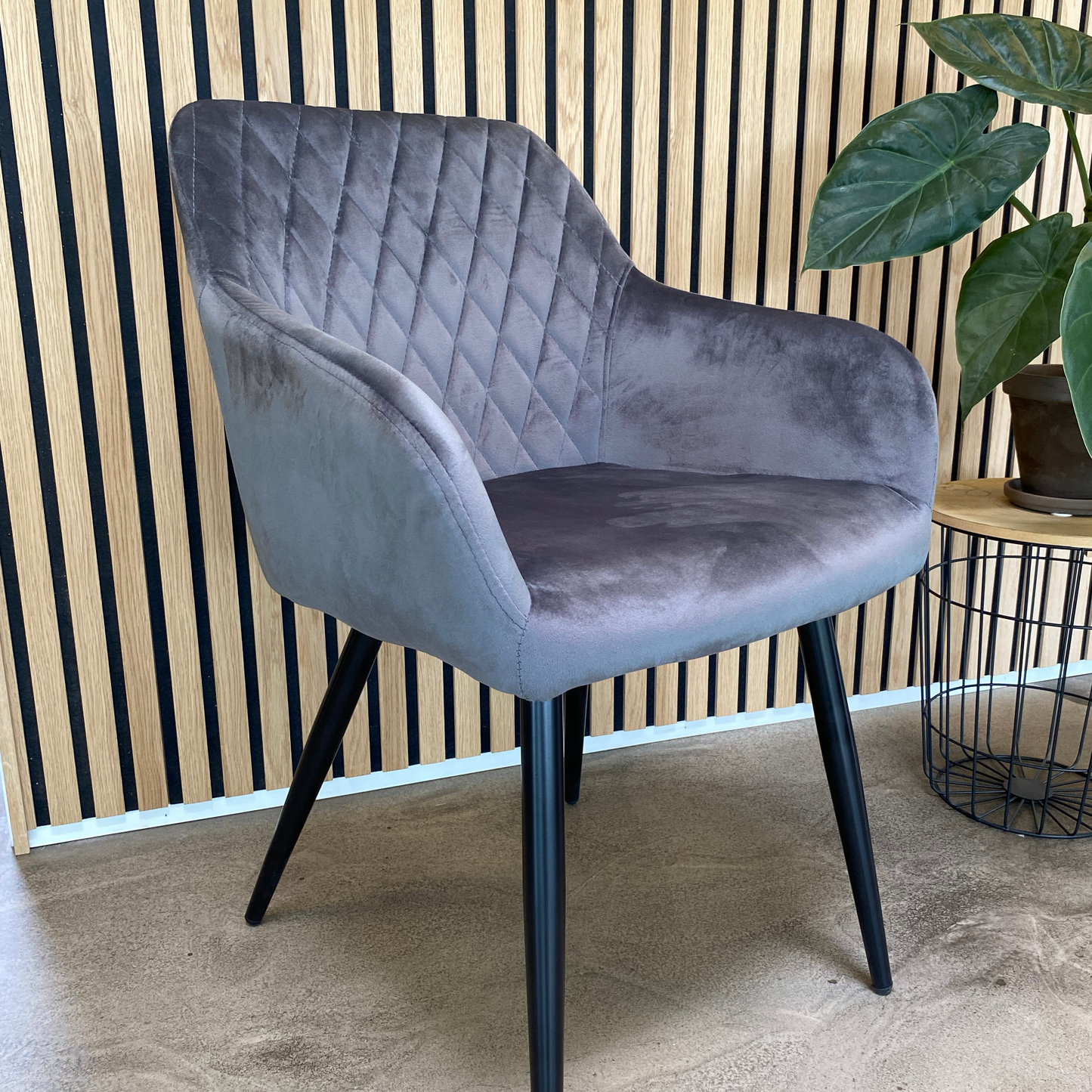 Carlo - Chaise de salle à manger en velours gris avec accoudoirs