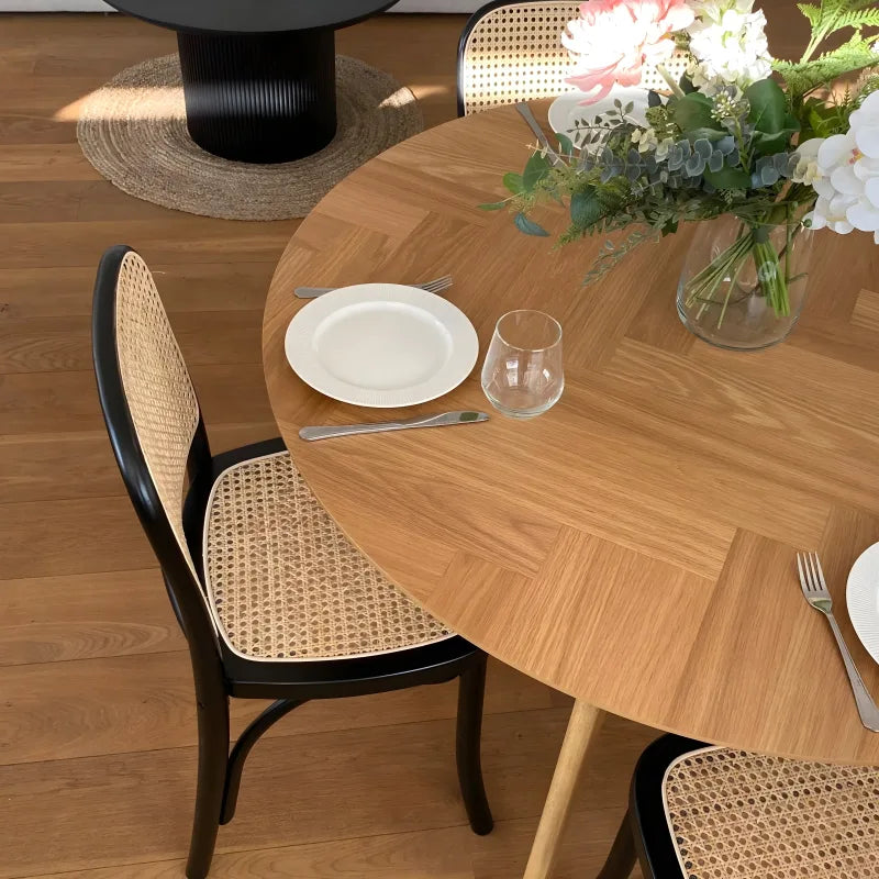 Aggi - Table ronde Ø120 cm en placage de chêne huilé avec motif en chevrons