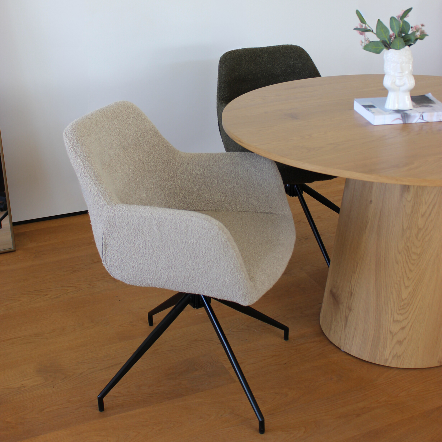 Amanda - Chaise de salle à manger en bouclé beige avec fonction pivotante à 360 degrés