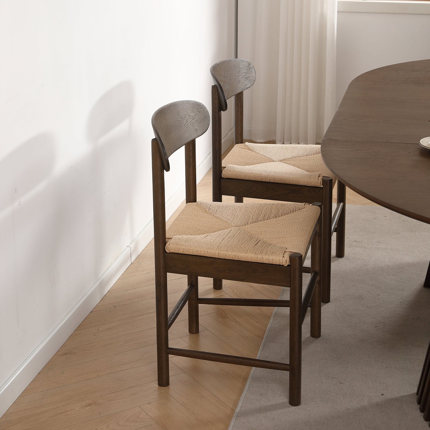 Madison - Chaise en bois en chêne fumé avec assise tressée