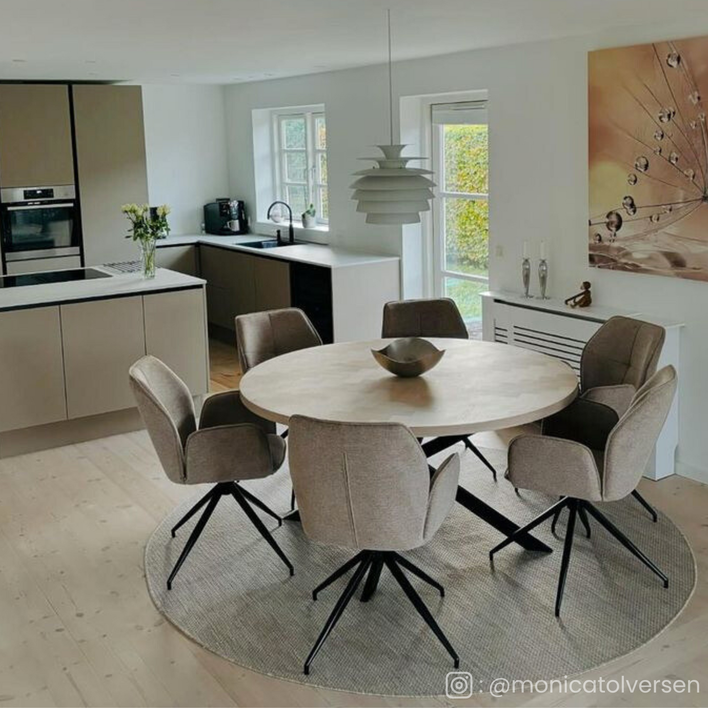 Carina - Chaise de salle à manger en tissu sable avec rotation à 360 degrés