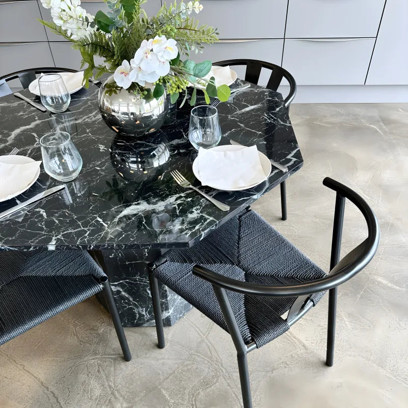 Shila - Chaise de salle à manger noire avec tressage noir