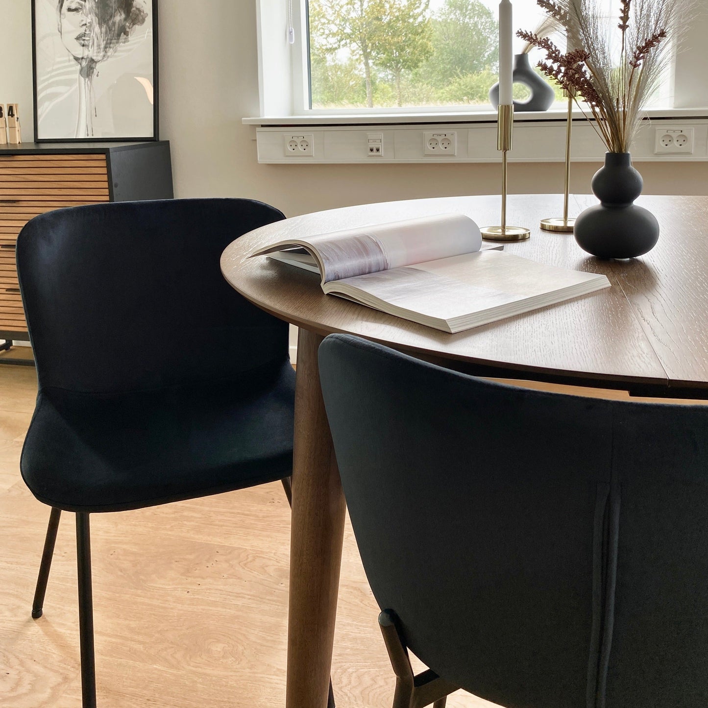 Adena - Chaise de salle à manger en velours noir