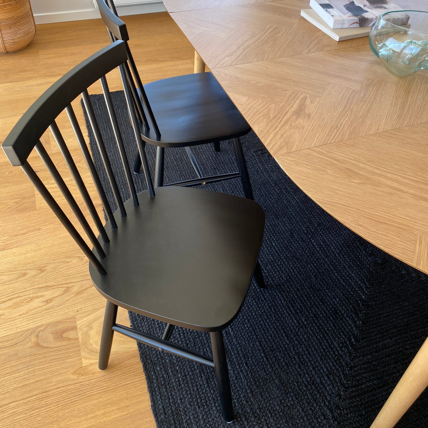 Holly - Chaise de salle à manger en bois noir