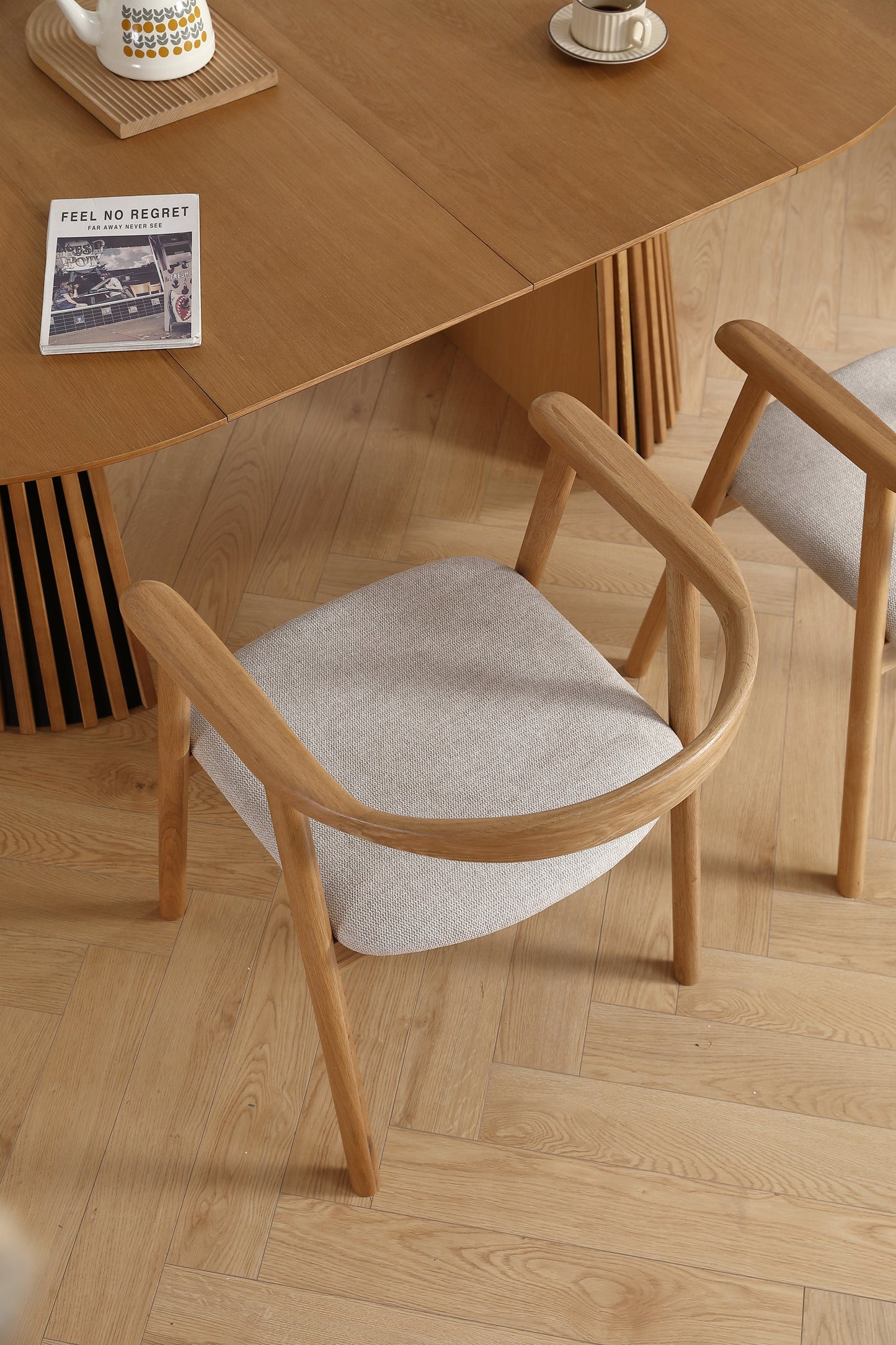 Jocelyn - Chaise de salle à manger en chêne avec assise en tissu beige