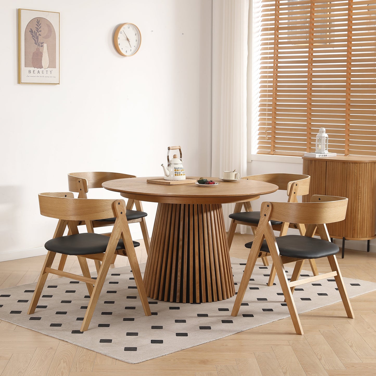 Chaise en bois Samantha en chêne avec assise en PU noire