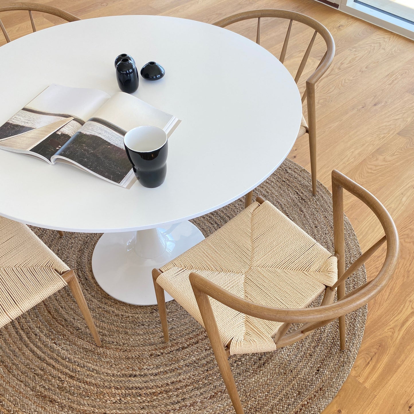 Bella - Chaise de salle à manger design œuf avec assise tressée