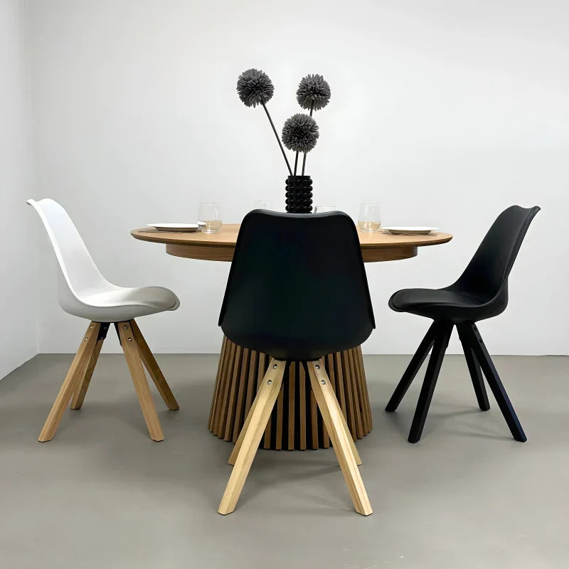 Aria - Chaise de salle à manger noire avec pieds en bois