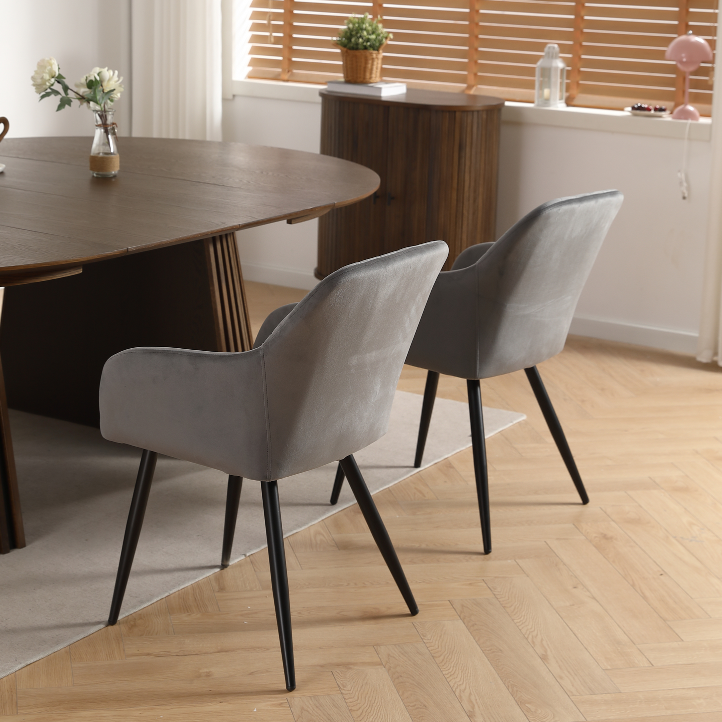 Carlo - Chaise de salle à manger en velours gris avec accoudoirs