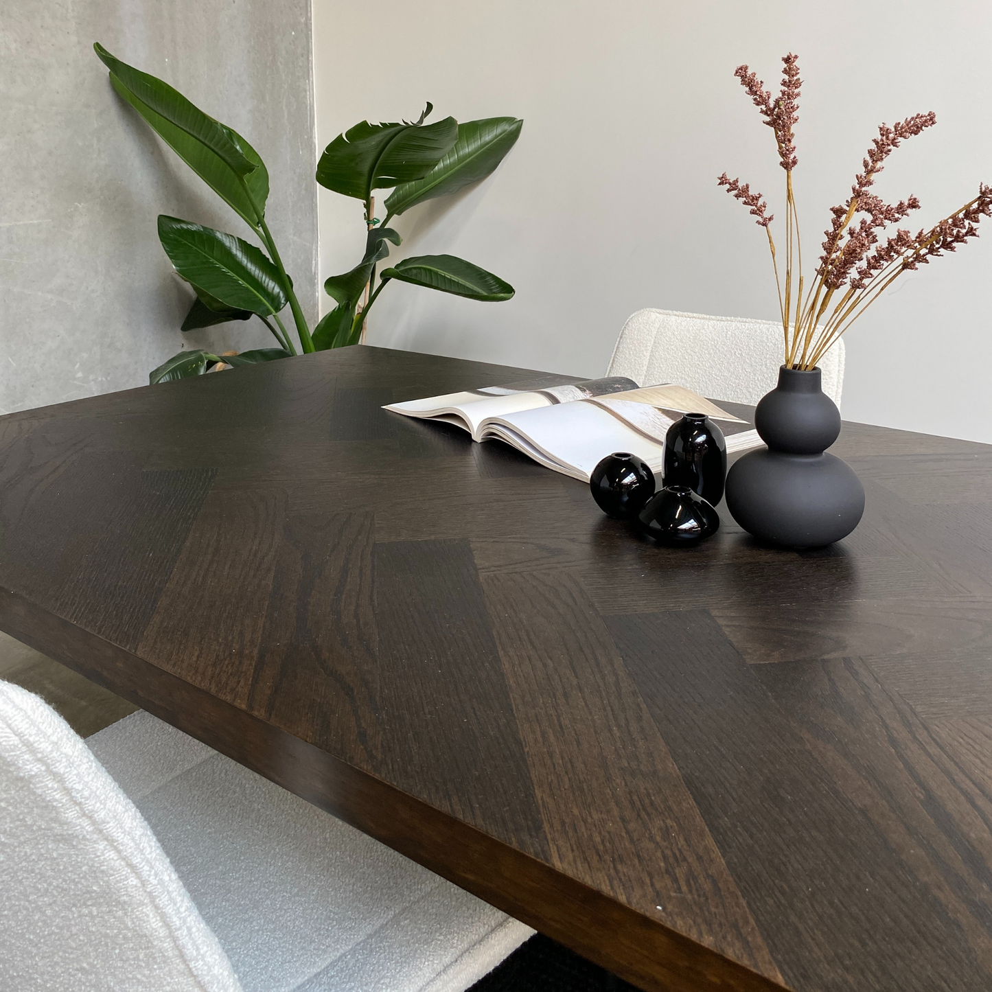 Calvin - Table de salle à manger en chevrons 150x90 cm - Chêne fumé avec pieds croisés