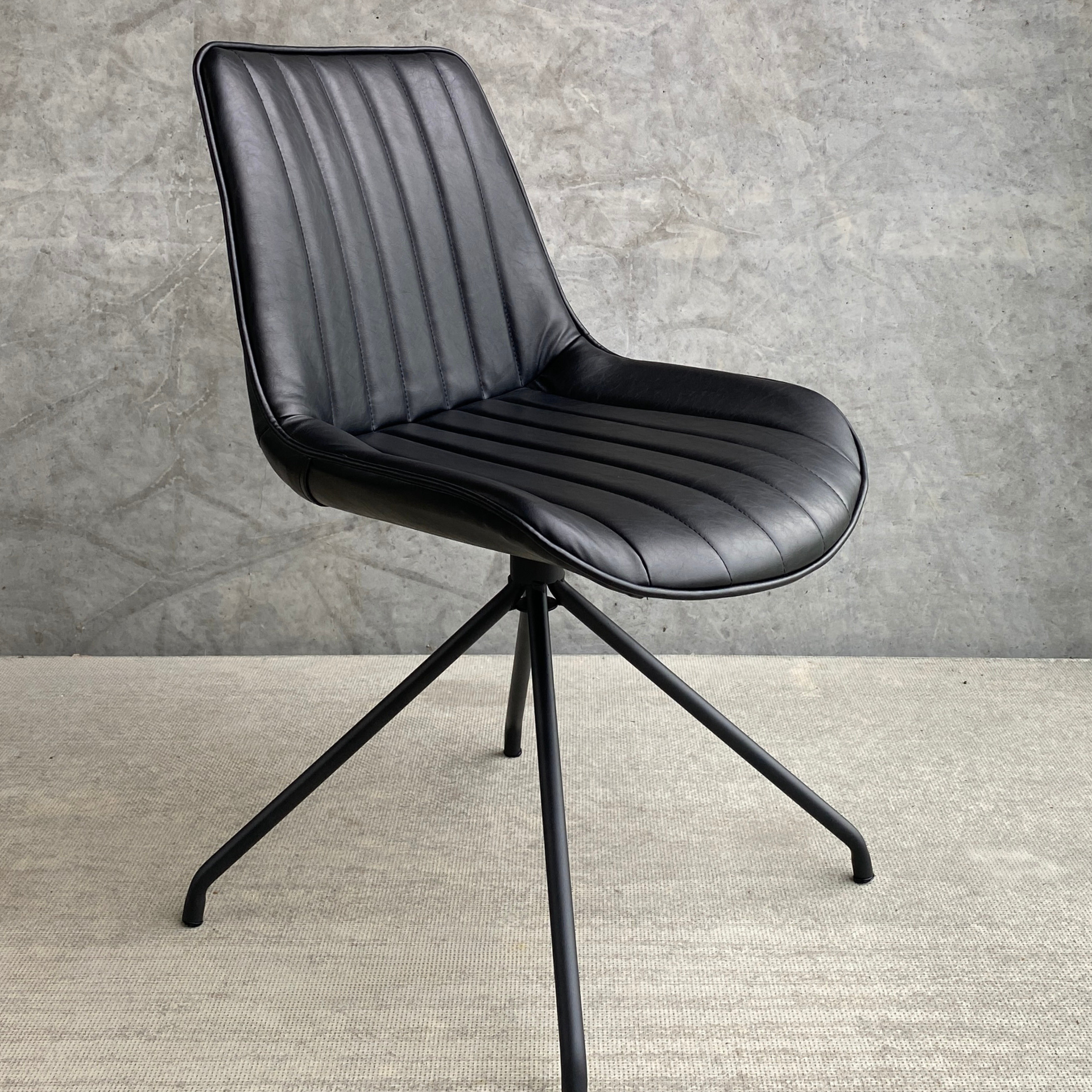 Lola - Chaise de salle à manger en cuir artificiel noir avec fonction pivotante à 360 degrés