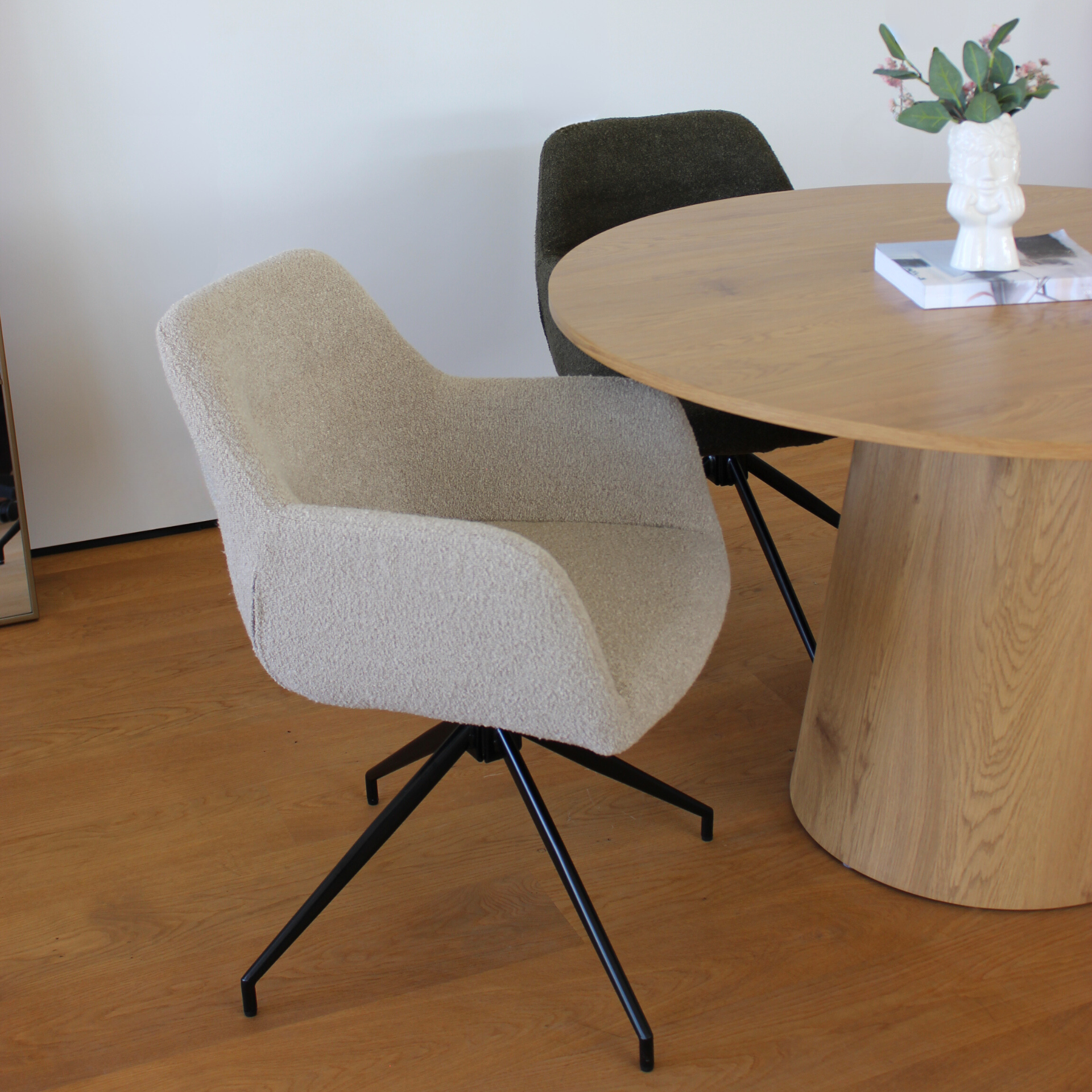 Amanda - Chaise de salle à manger en bouclé beige avec fonction pivotante à 360 degrés
