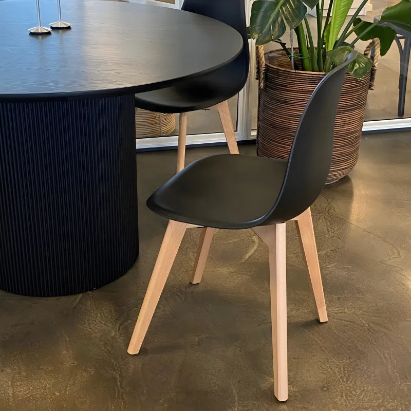 Jessica - Chaise de salle à manger noire avec pieds en bois