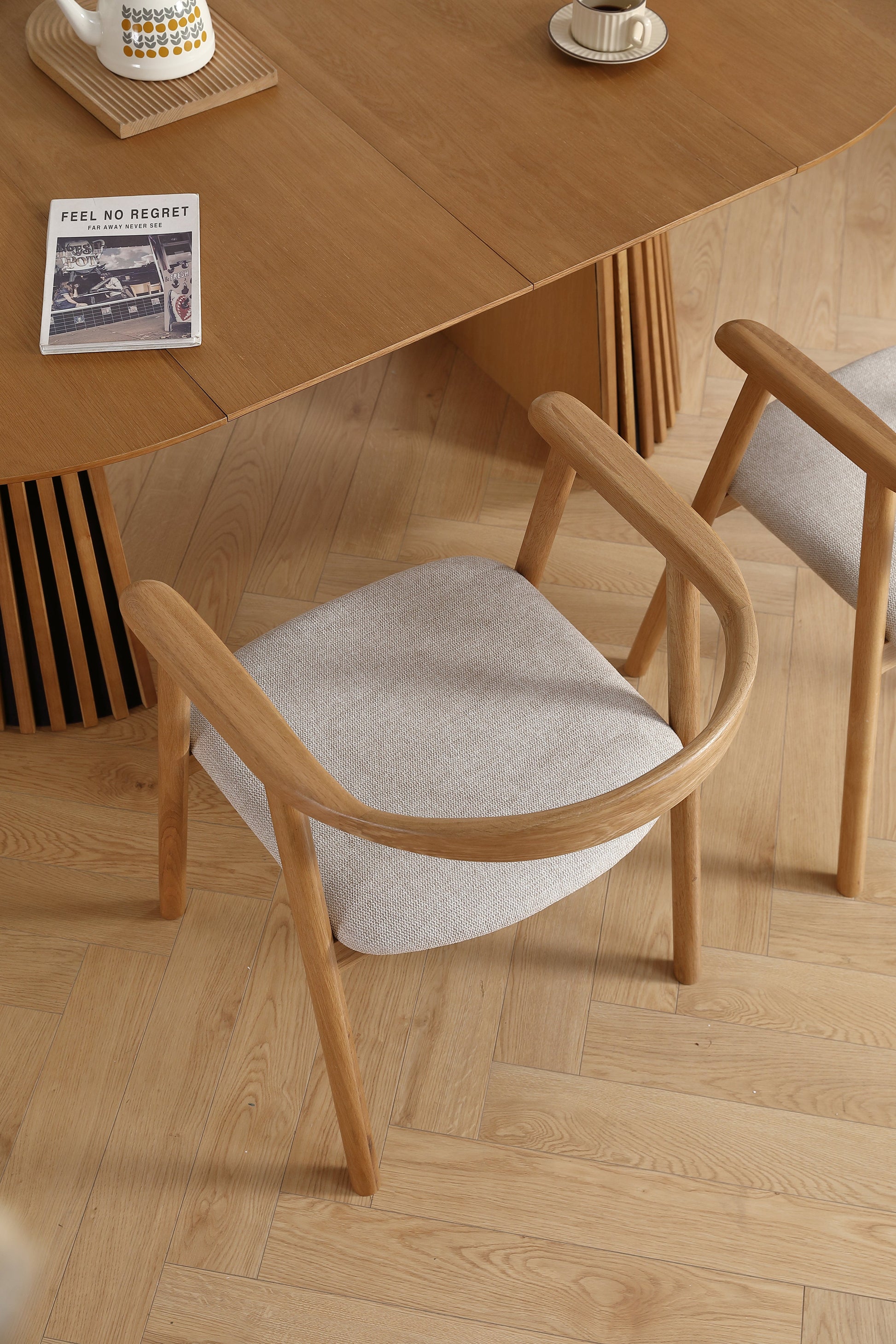 Jocelyn - Chaise de salle à manger en chêne avec assise en tissu beige