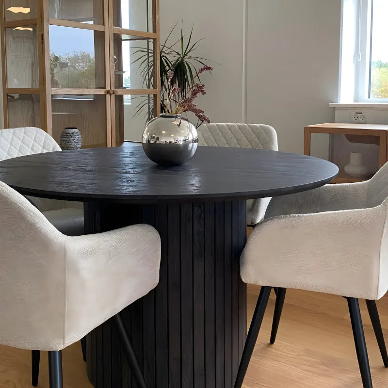 Milas - Table de salle à manger ronde à lamelles Ø120 cm en chêne fumé avec pied colonne